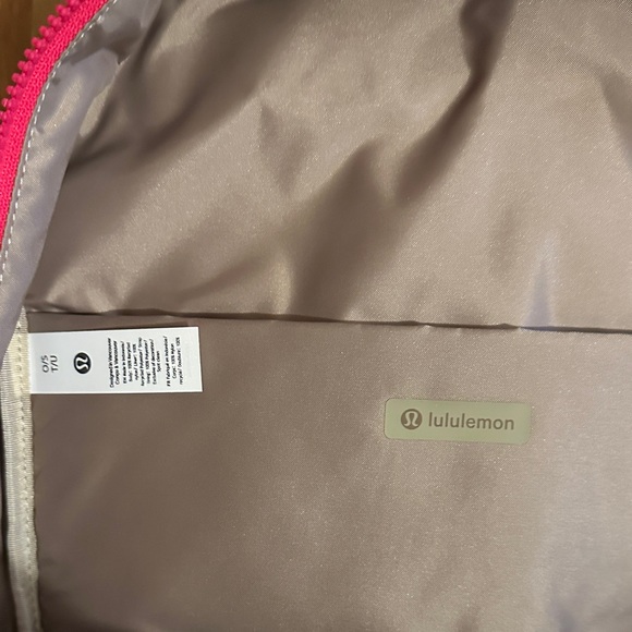 Lululemon Everywhere Backpack - Picture 6 of 7